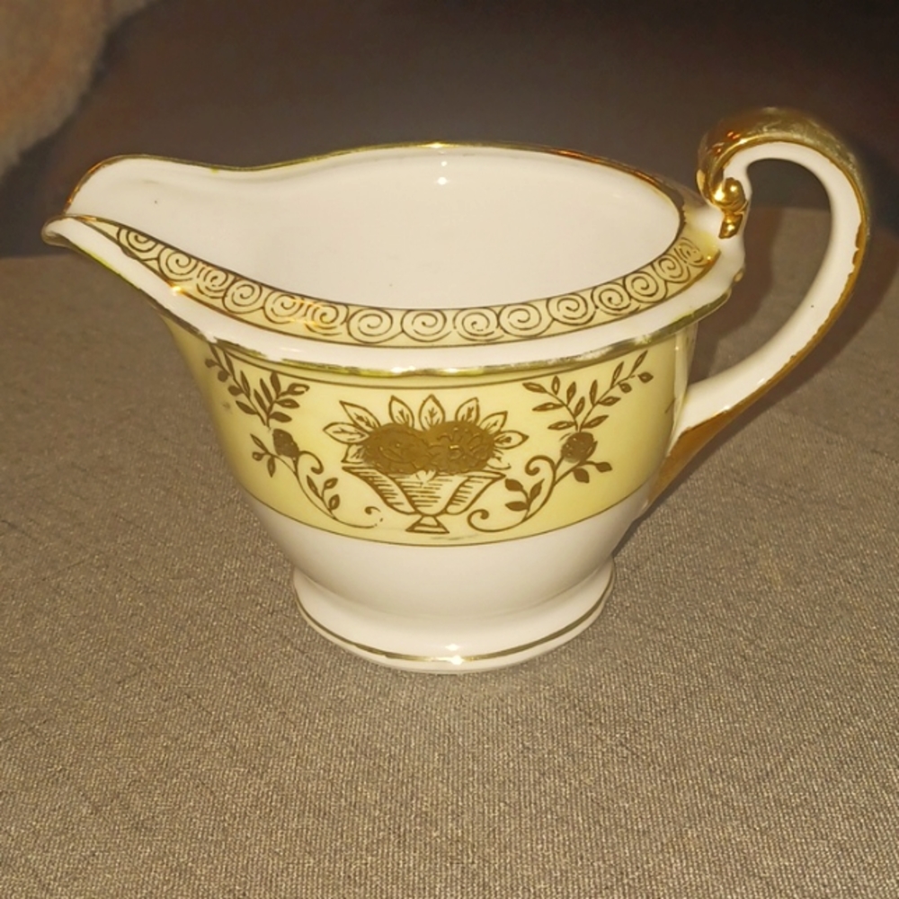 Tea pots - porcelain